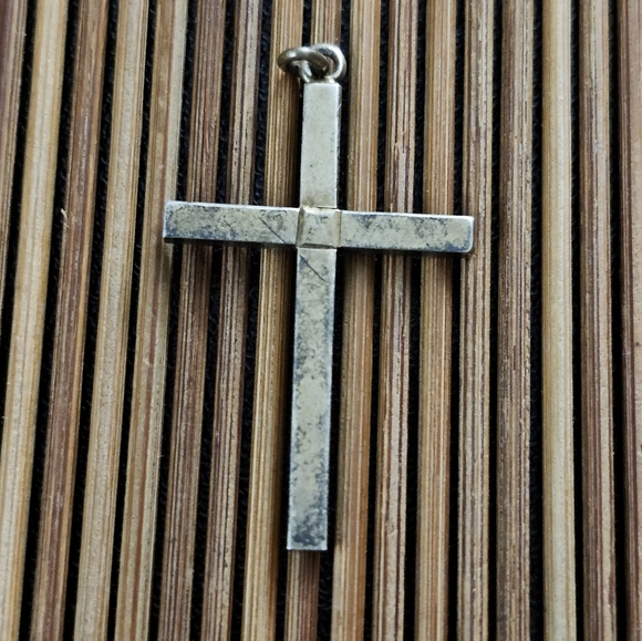 12k Gold Filled Etched Cross Pendant (Vintage) - Picture 5 of 11